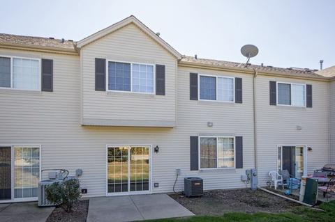 1053 Clover Dr, Minooka, IL 60447 photo 2