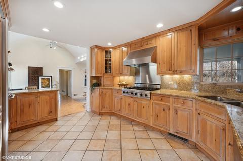 2048 Wagner Rd, Glenview, IL 60025 photo 9