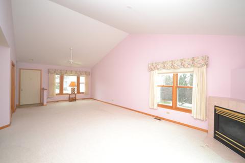 2307 Bluejay Trl, Elgin, IL 60123 photo 4