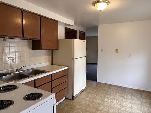 662 W Merchant St, Kankakee, IL 60901 photo 2