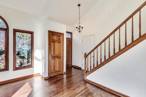 219 Buckingham Dr, Bartlett, IL 60103 photo 4