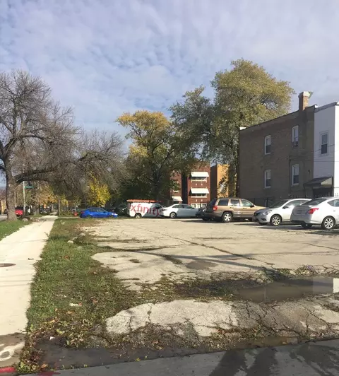 4457 W Walton St, Chicago, IL 60651