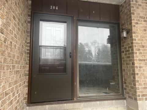 304 Kenneth Cir, Elgin, IL 60120 photo 2