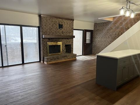304 Kenneth Cir, Elgin, IL 60120 photo 3