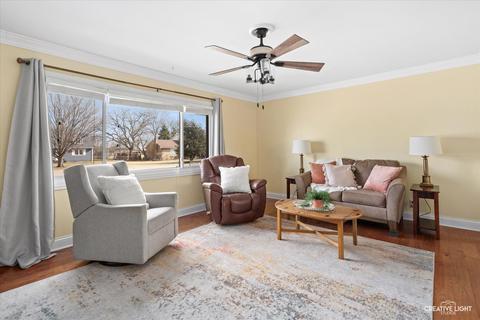 1060 Trask St, Aurora, IL 60505 photo 4