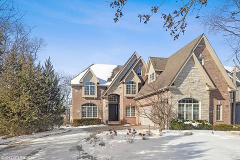 511 White Oak Dr, Naperville, IL 60540