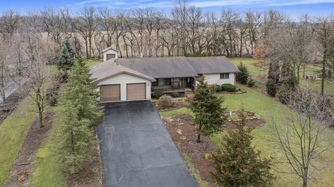 2855 E Pine Dr, Crete, IL 60417 photo 1