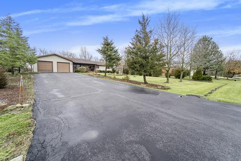 2855 E Pine Dr, Crete, IL 60417 photo 2