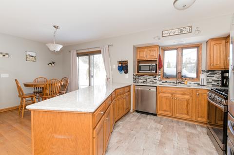 204 Augusta Dr, Mchenry, IL 60050 photo 6