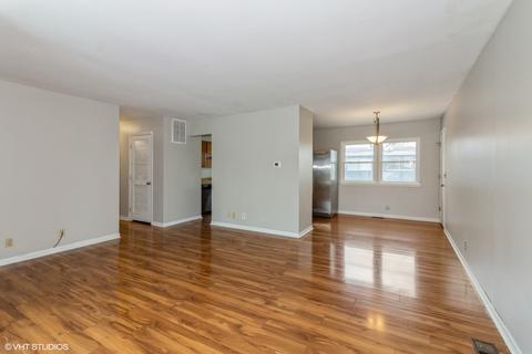 4 Curtmar Ct, Montgomery, IL 60538 photo 8
