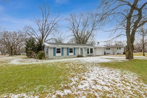 4 Curtmar Ct, Montgomery, IL 60538 photo 1