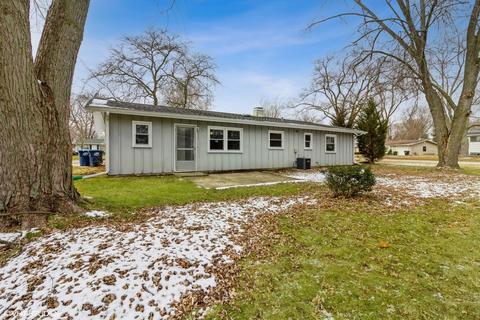 4 Curtmar Ct, Montgomery, IL 60538 photo 2