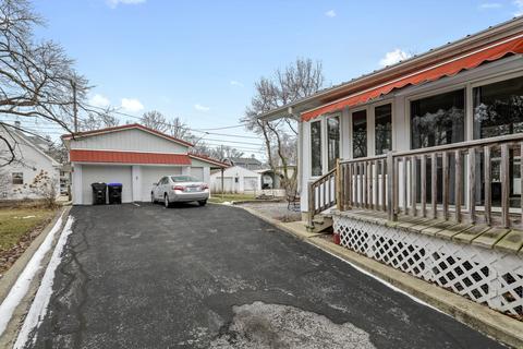 2012 E Taylor St, Bloomington, IL 61701 photo 25