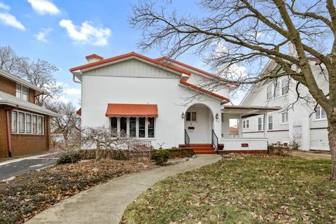 2012 E Taylor St, Bloomington, IL 61701 photo 3