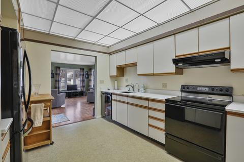 2012 E Taylor St, Bloomington, IL 61701 photo 8