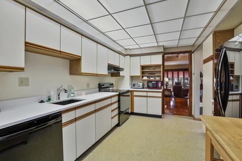 2012 E Taylor St, Bloomington, IL 61701 photo 9