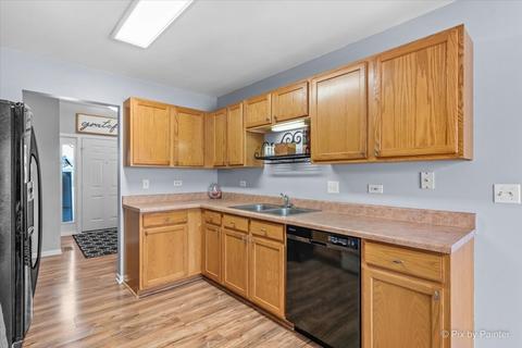 607 Cartwright Trl, Mchenry, IL 60050 photo 9