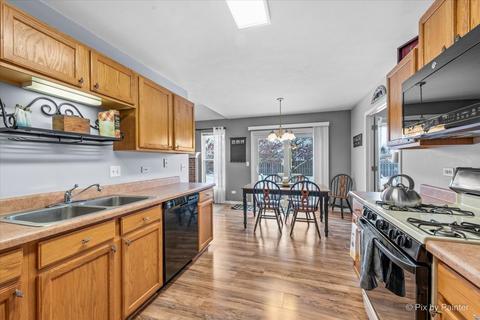 607 Cartwright Trl, Mchenry, IL 60050 photo 7