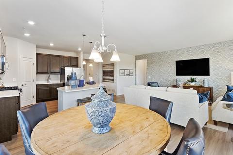 100 Hedgerow Dr, Elgin, IL 60124 photo 4