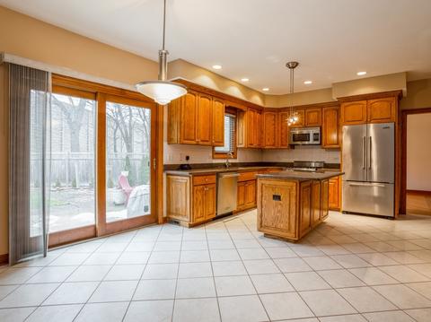 565 W North St, Itasca, IL 60143 photo 8