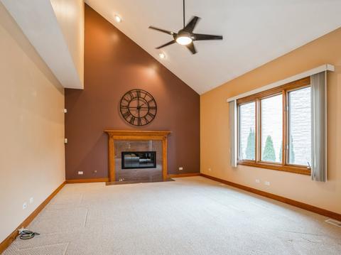 565 W North St, Itasca, IL 60143 photo 6