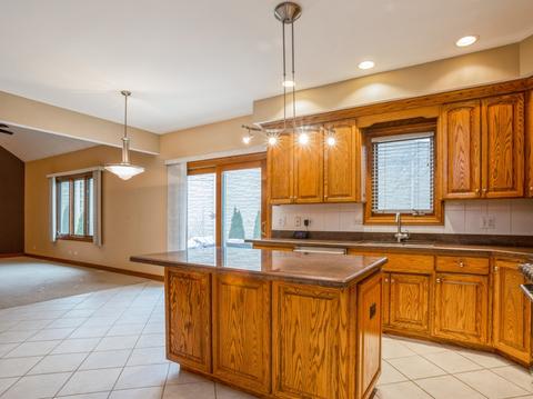 565 W North St, Itasca, IL 60143 photo 7