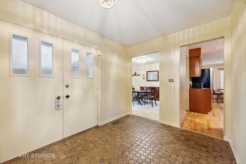 147 Dickinson Dr, Wheaton, IL 60189 photo 7