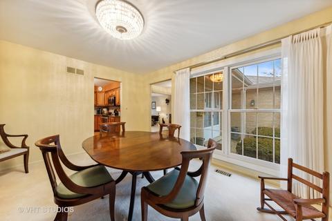 147 Dickinson Dr, Wheaton, IL 60189 photo 6