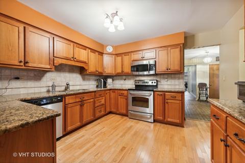 147 Dickinson Dr, Wheaton, IL 60189 photo 11
