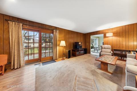 147 Dickinson Dr, Wheaton, IL 60189 photo 9