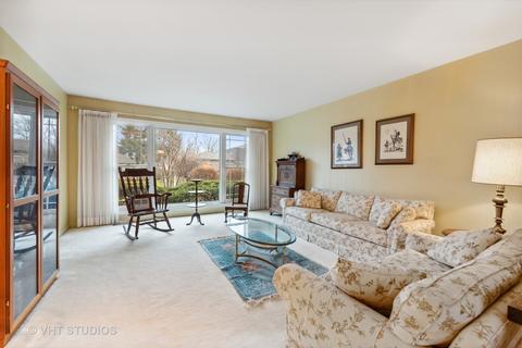147 Dickinson Dr, Wheaton, IL 60189 photo 8