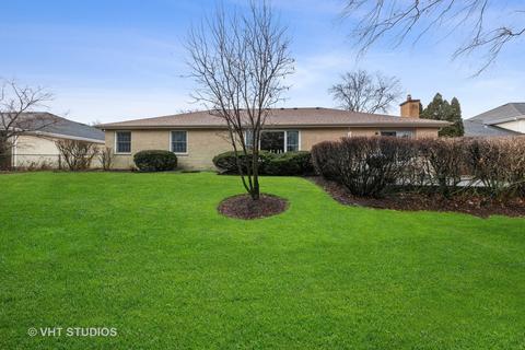 147 Dickinson Dr, Wheaton, IL 60189 photo 5