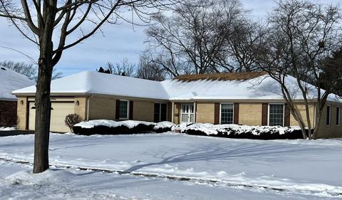 147 Dickinson Dr, Wheaton, IL 60189 photo 1