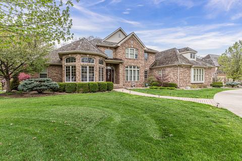 1103 Oak Creek Rd, Mahomet, IL 61853