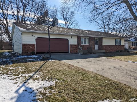 709 E Ash St, Watseka, IL 60970 photo 3