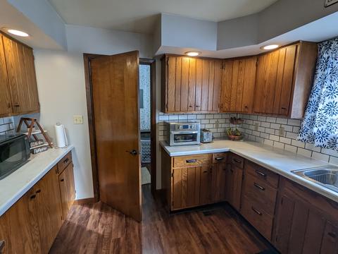 709 E Ash St, Watseka, IL 60970 photo 16