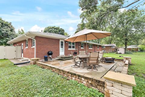 633 Meadow Ln, Beecher, IL 60401 photo 2