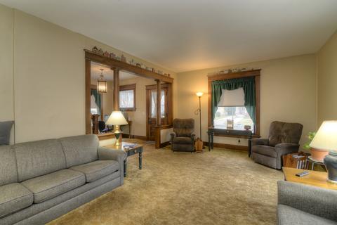 564 N Spring St, Elgin, IL 60120 photo 5