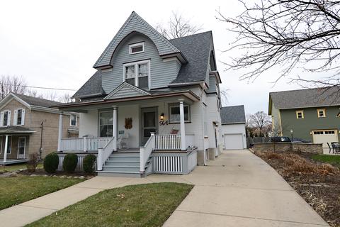 564 N Spring St, Elgin, IL 60120 photo 2