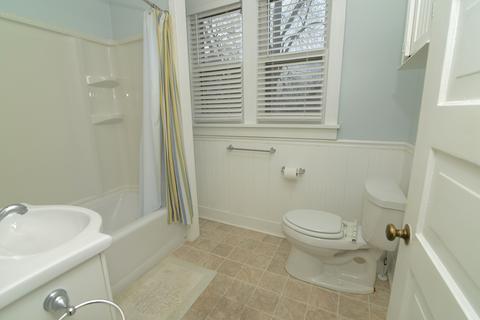 564 N Spring St, Elgin, IL 60120 photo 18