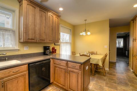 564 N Spring St, Elgin, IL 60120 photo 10