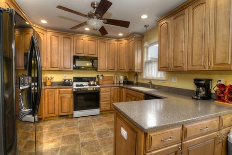 564 N Spring St, Elgin, IL 60120 photo 9