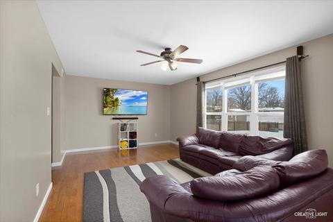 215 Arrowhead Dr, Minooka, IL 60447 photo 9