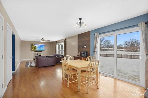 215 Arrowhead Dr, Minooka, IL 60447 photo 8