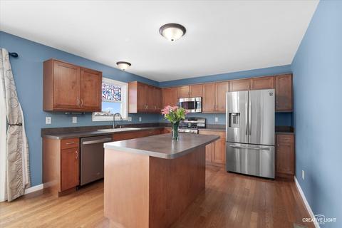 215 Arrowhead Dr, Minooka, IL 60447 photo 5