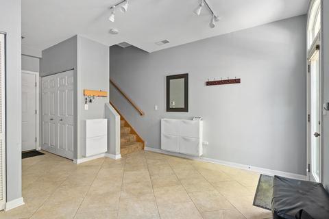 323 E 17th St, Chicago, IL 60616 photo 16