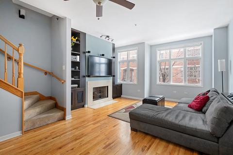 323 E 17th St, Chicago, IL 60616 photo 2