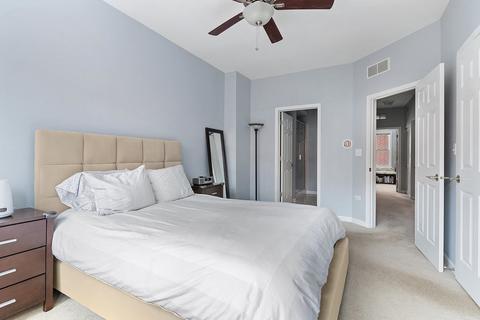 323 E 17th St, Chicago, IL 60616 photo 9