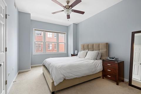 323 E 17th St, Chicago, IL 60616 photo 8