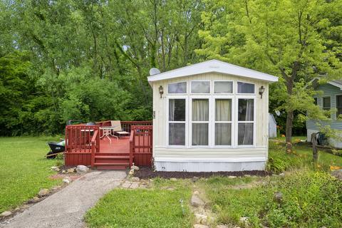 59 Dinosaur Rd, Wilmington, IL 60481